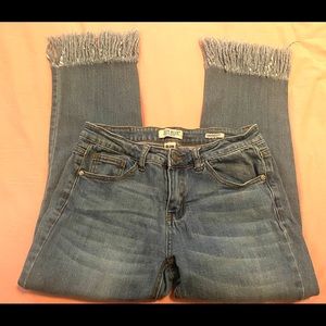 Judy Blue stretch cropped jeans with fringe hem sz 9